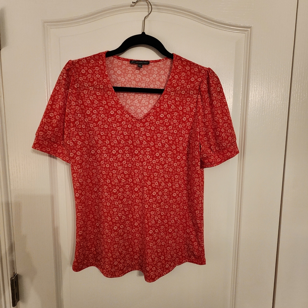Adrianna Papell Red Floral Short Sleeve Top